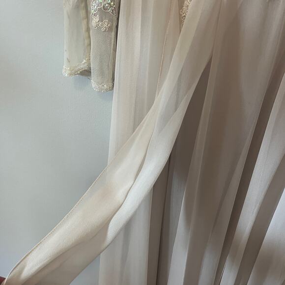 Cameron Blake Gown Formal Beige Silk Beaded Sequin Mother of Bride Feminine 10 - Picture 5 of 13